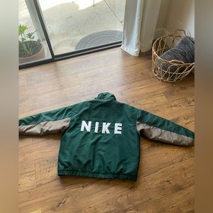 Vintage 90’s Nike Puffer Jacket with Hood size Large (Green)